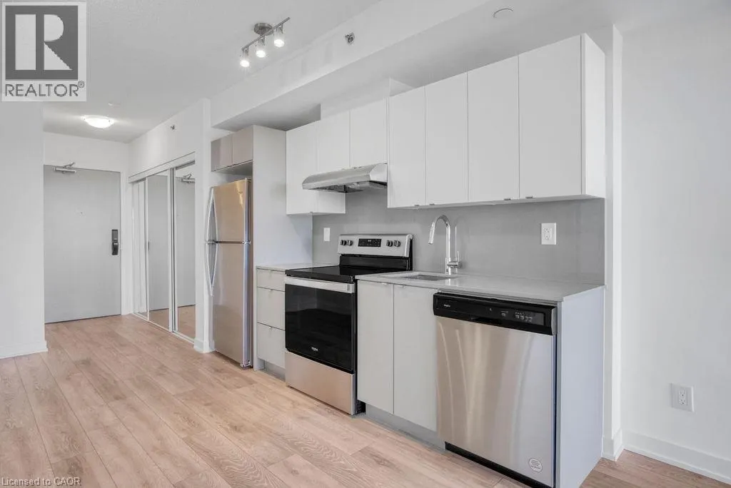 3200 DAKOTA Common Unit# B906 #B906