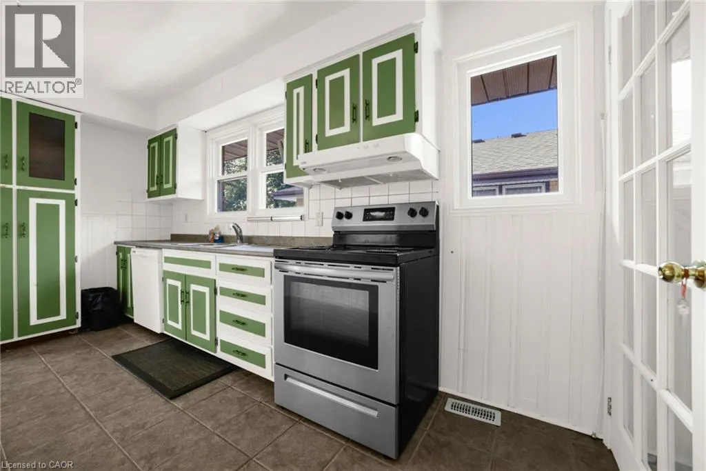 272 UPPER PARADISE Road