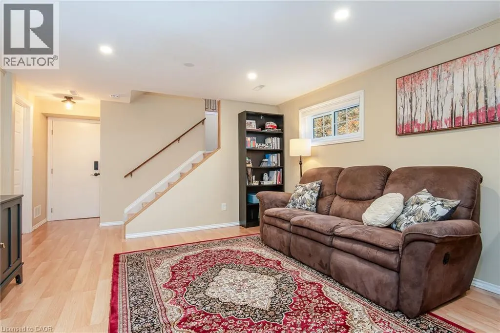 118 WHEATFIELD Crescent