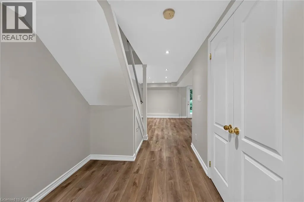 53 SUNNYCROFT Court