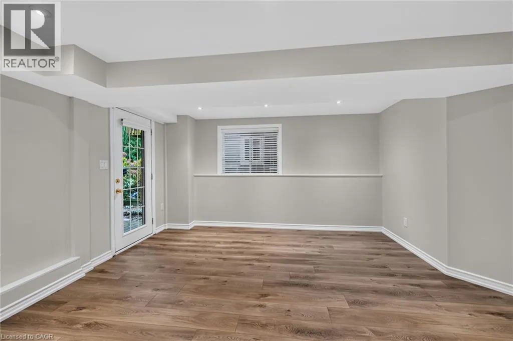 53 SUNNYCROFT Court
