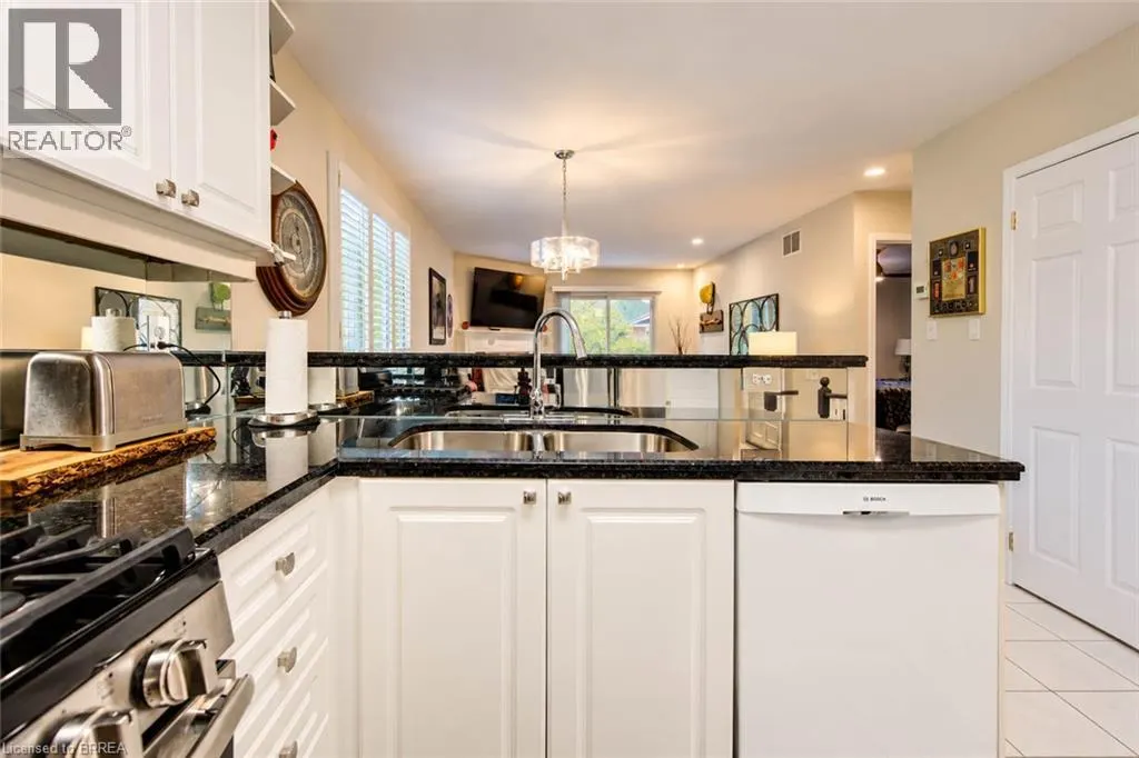 10 COURTLAND Drive Unit# 1 #1