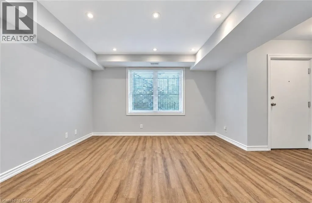 235 CHAPEL HILL Drive Unit# 11 #11