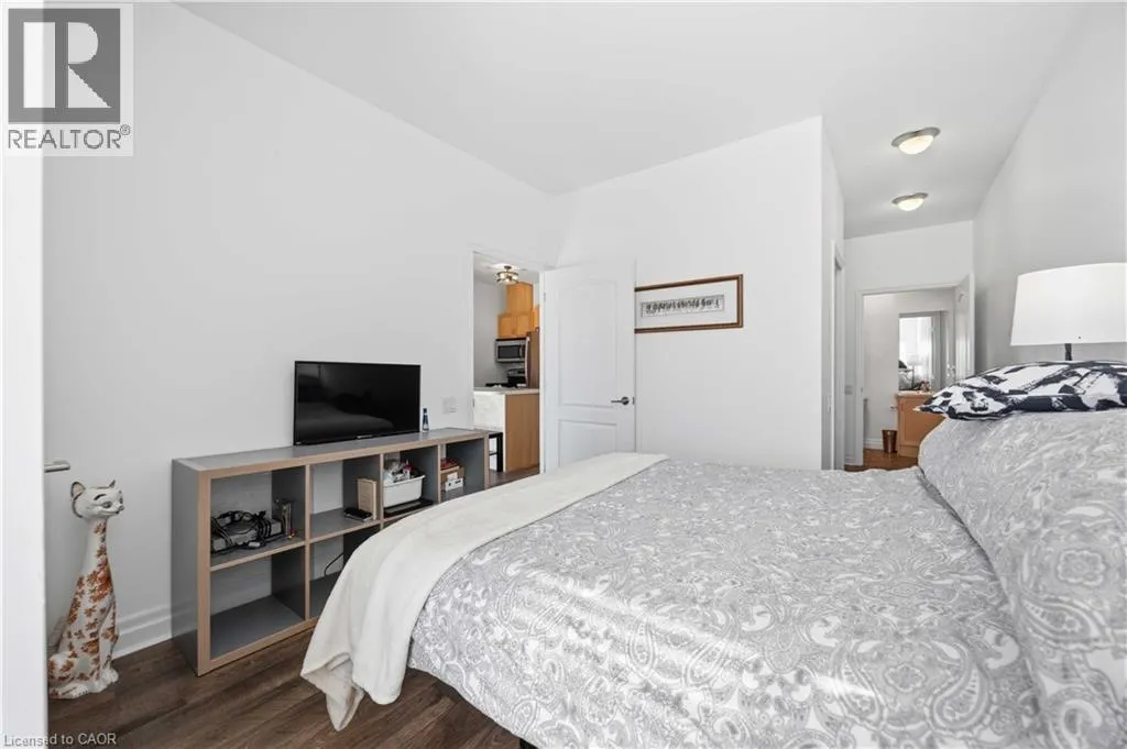 44 BOND Street W Unit# 306 #306