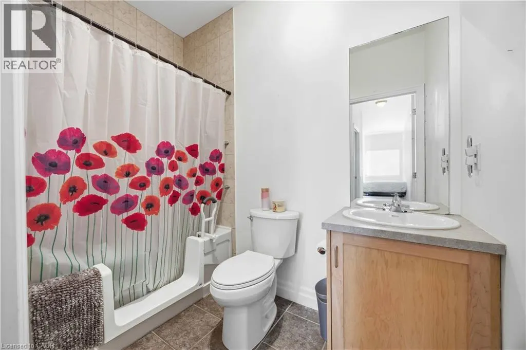44 BOND Street W Unit# 306 #306