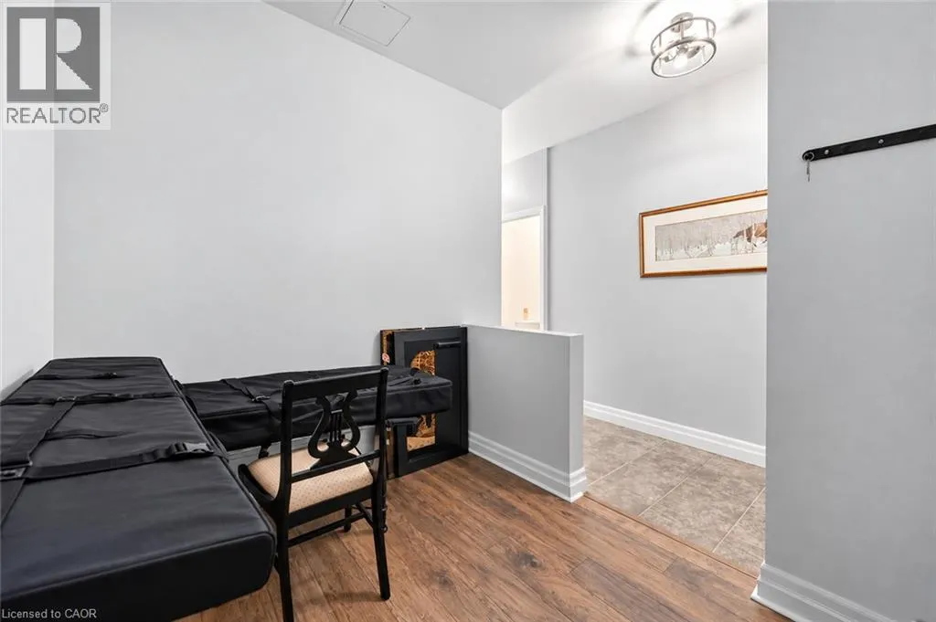44 BOND Street W Unit# 306 #306