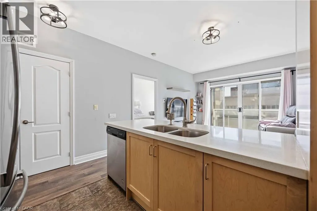 44 BOND Street W Unit# 306 #306