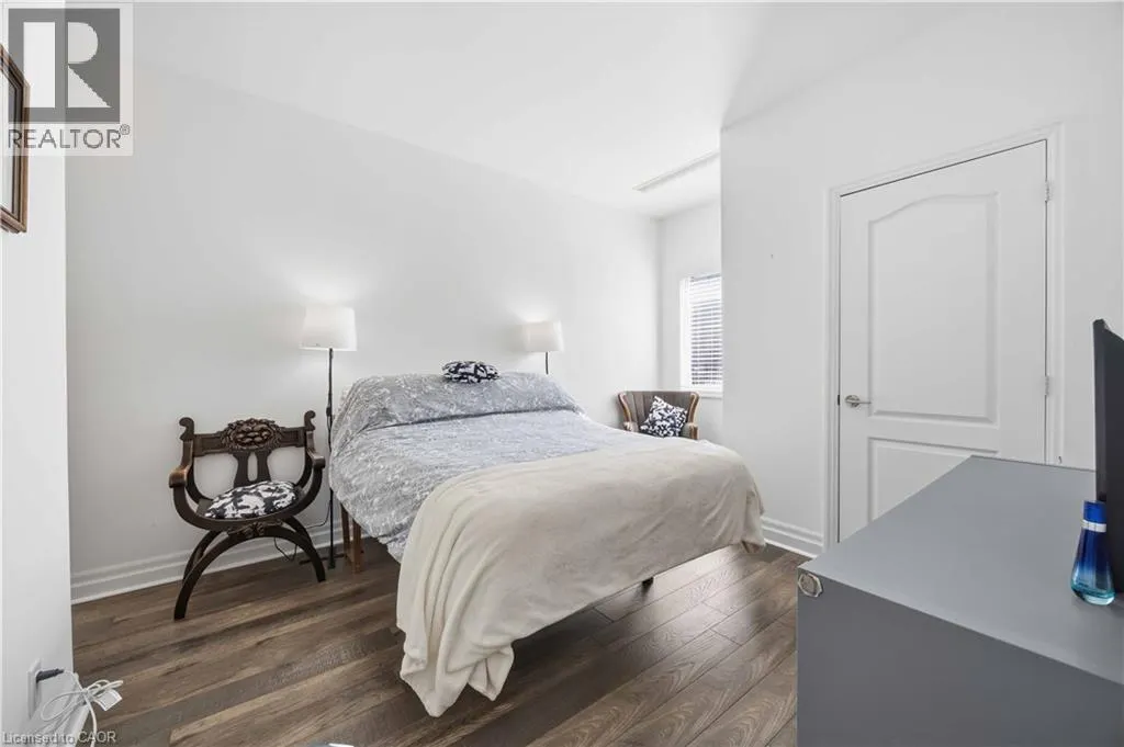44 BOND Street W Unit# 306 #306