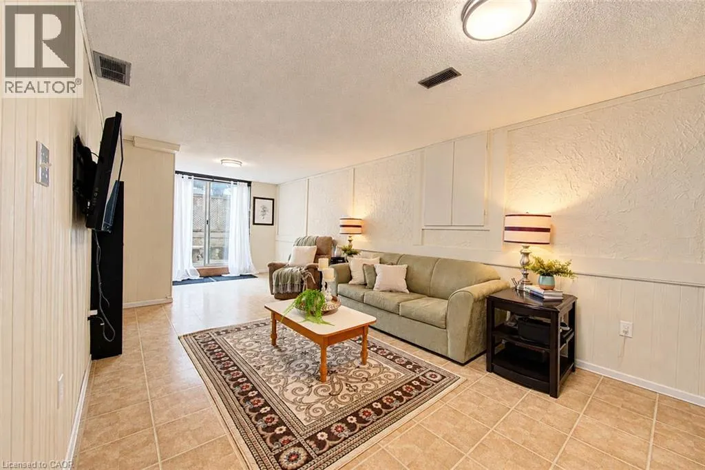63 WINDING Way