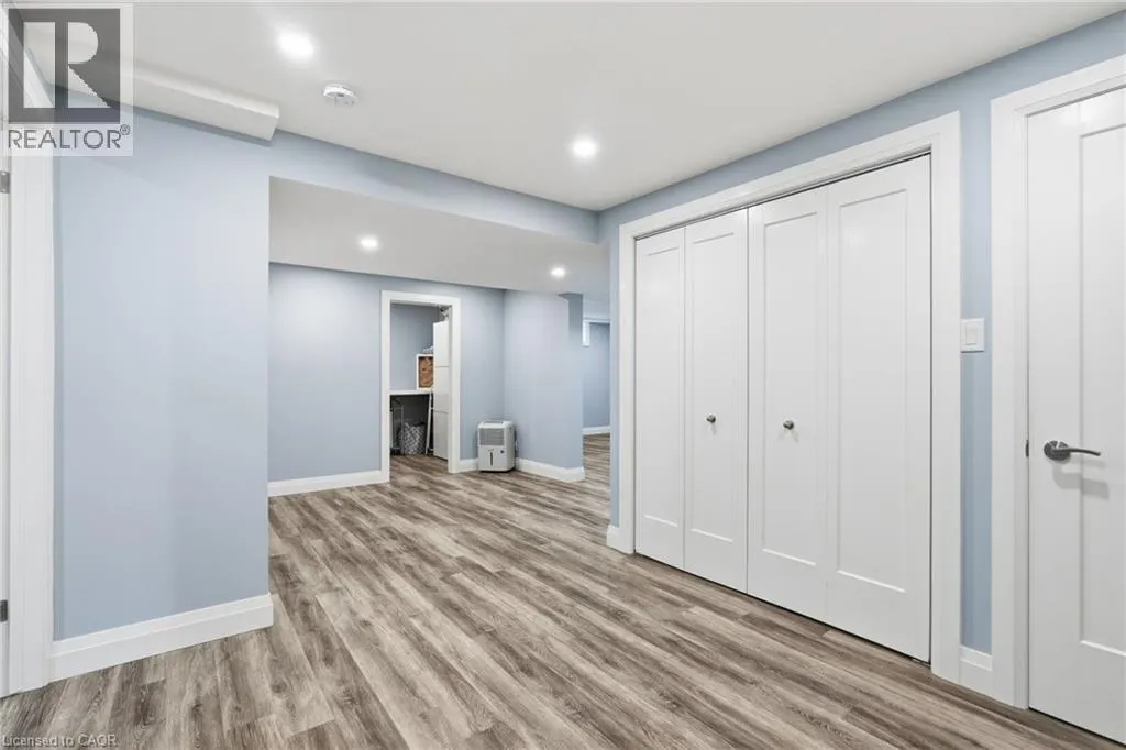 231 PARKSIDE Drive