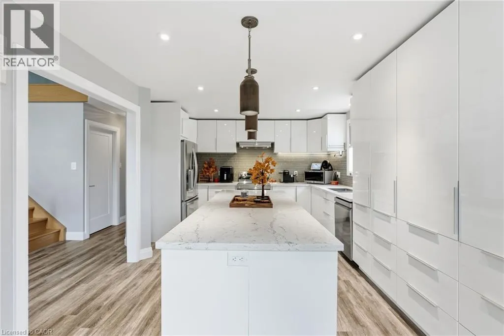 231 PARKSIDE Drive