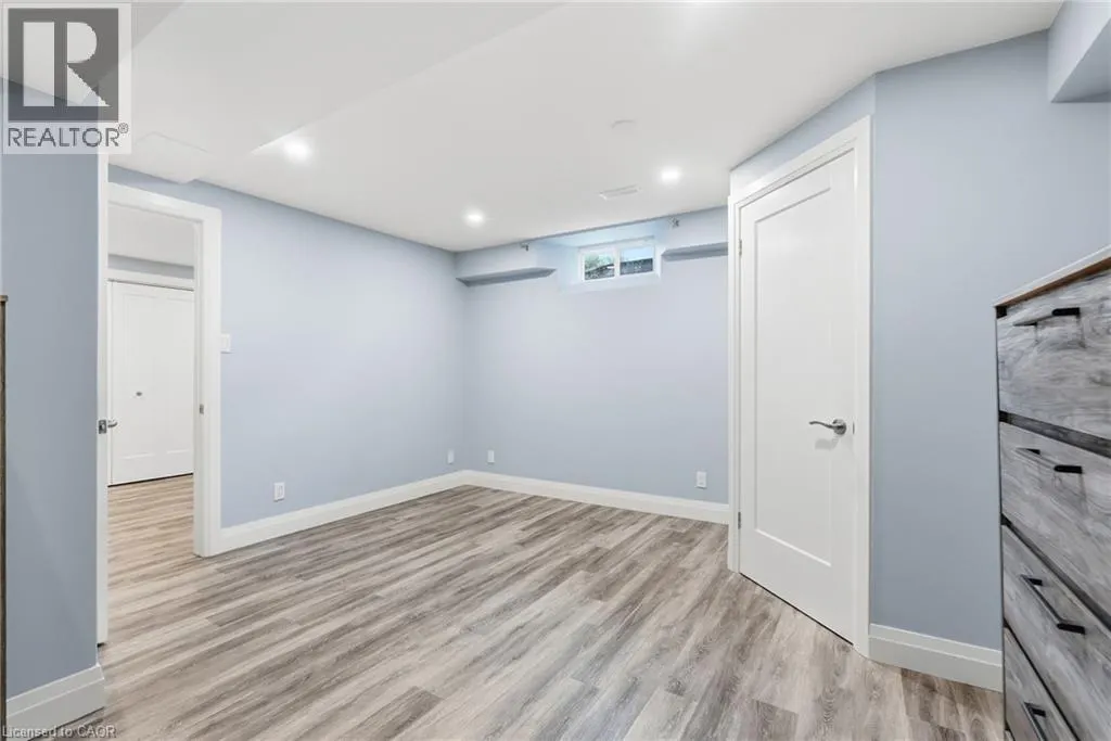 231 PARKSIDE Drive