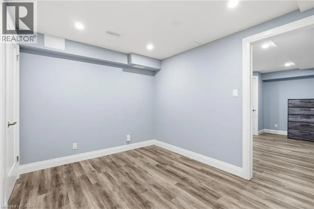 231 PARKSIDE Drive