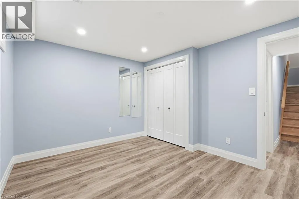231 PARKSIDE Drive