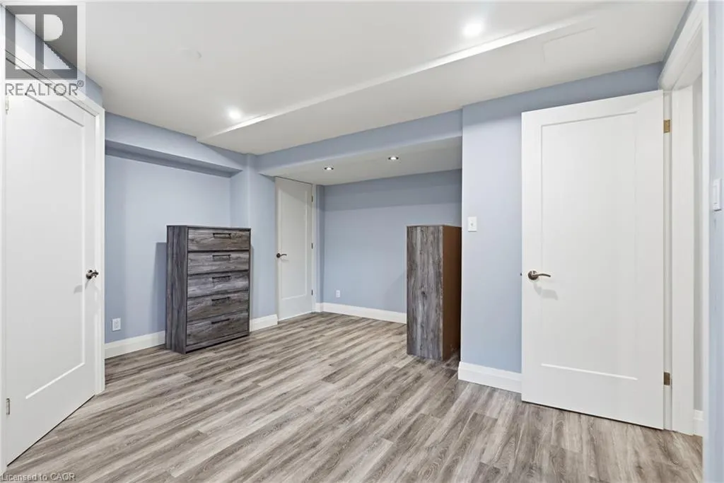 231 PARKSIDE Drive