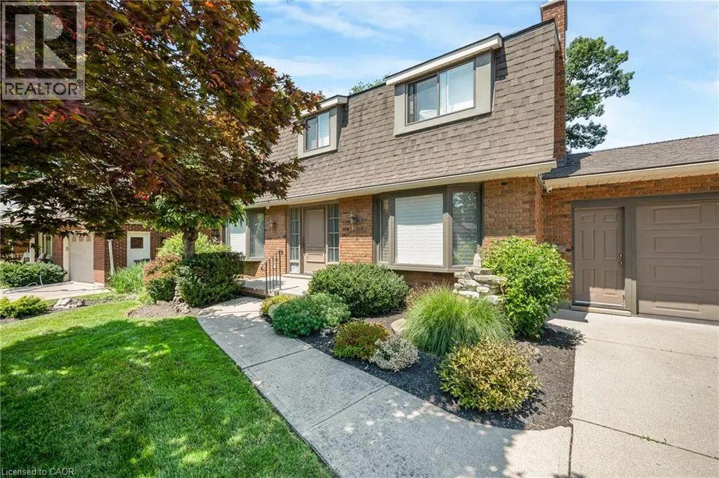 30 WESTWOOD Crescent