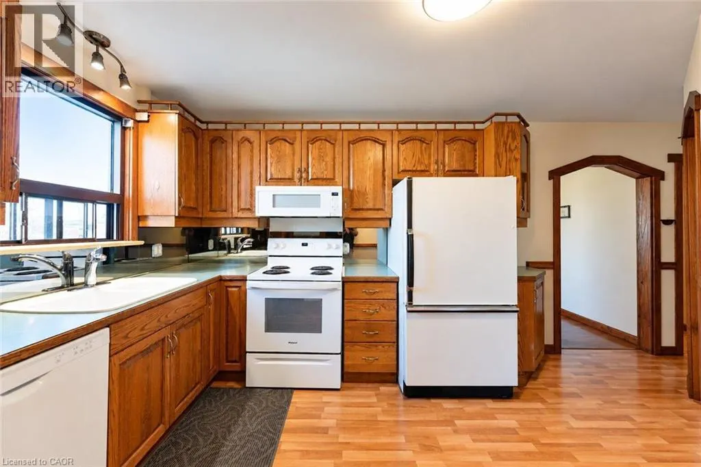 28 SHADYSIDE Avenue