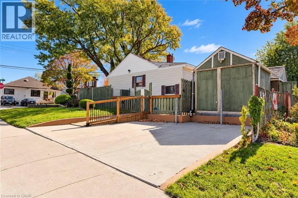28 SHADYSIDE Avenue