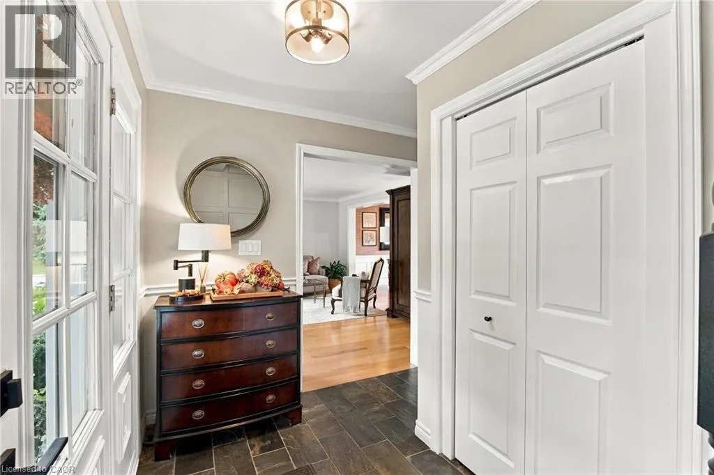 7 COLONEL BUTLER Crescent