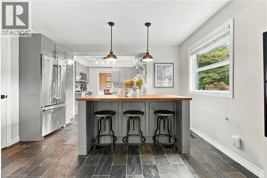 7 COLONEL BUTLER Crescent