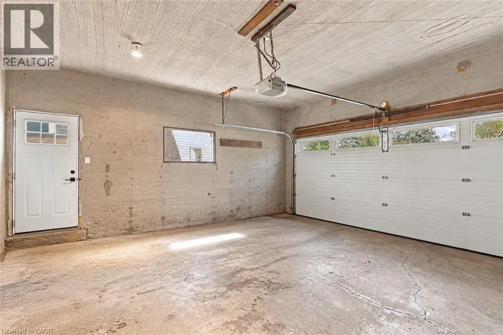 7 COLONEL BUTLER Crescent