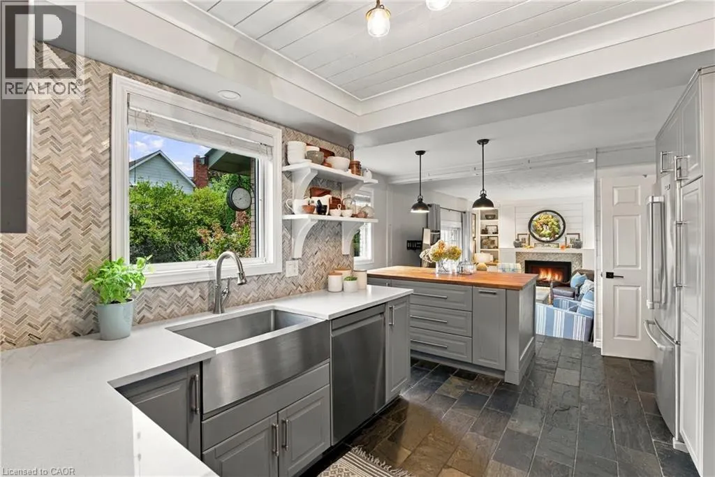 7 COLONEL BUTLER Crescent