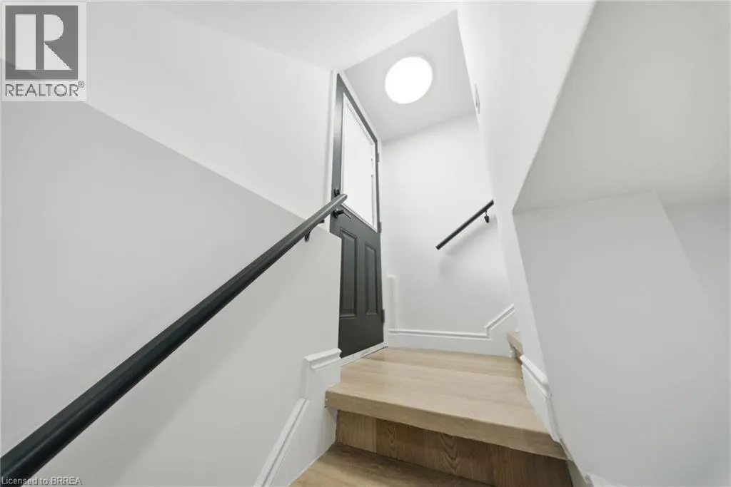 24 PARK Road N