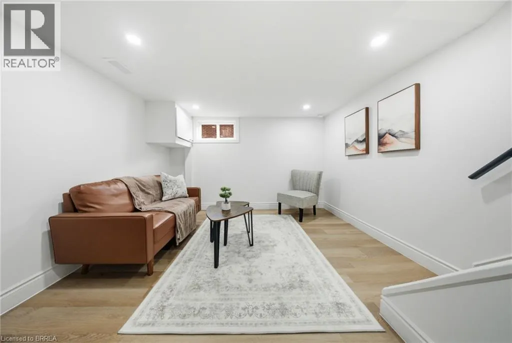 24 PARK Road N