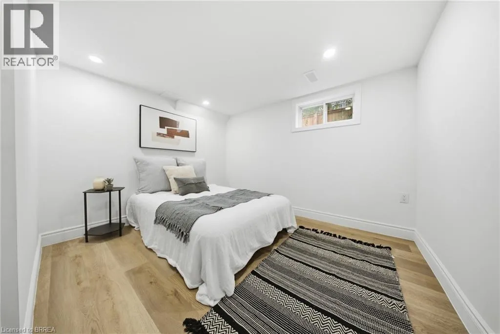 24 PARK Road N