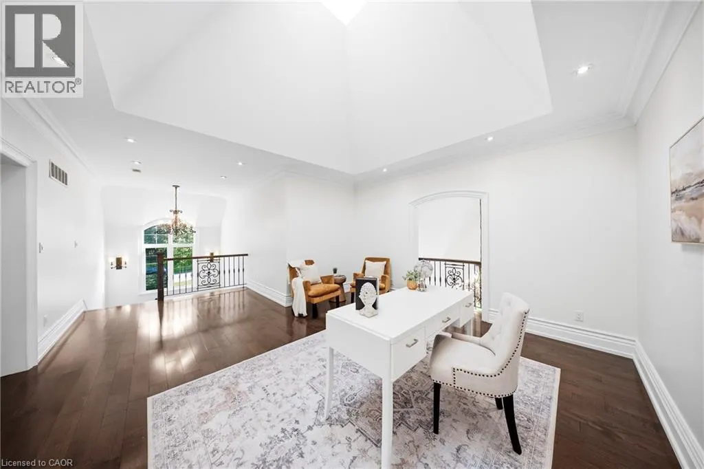 1098 LAKESHORE Road W