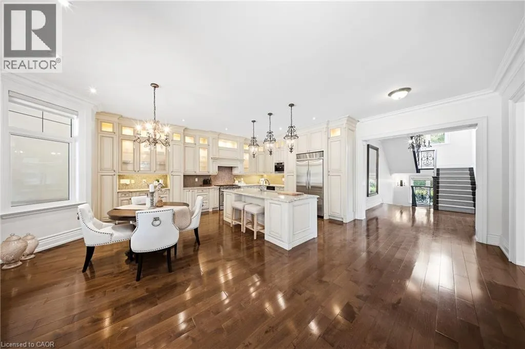 1098 LAKESHORE Road W