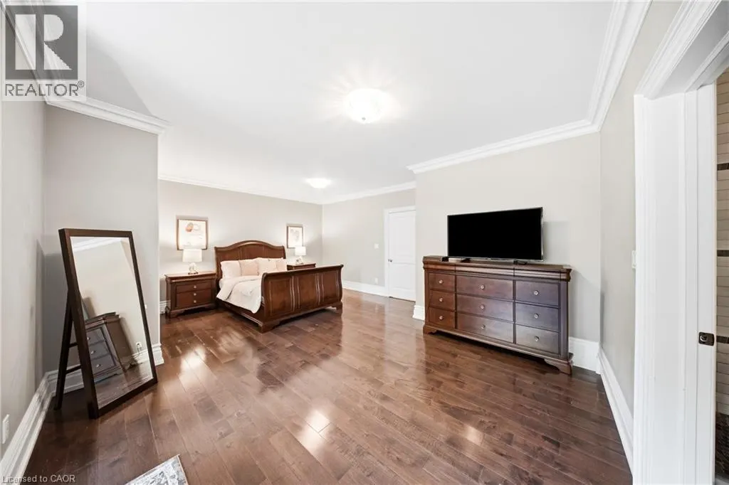 1098 LAKESHORE Road W