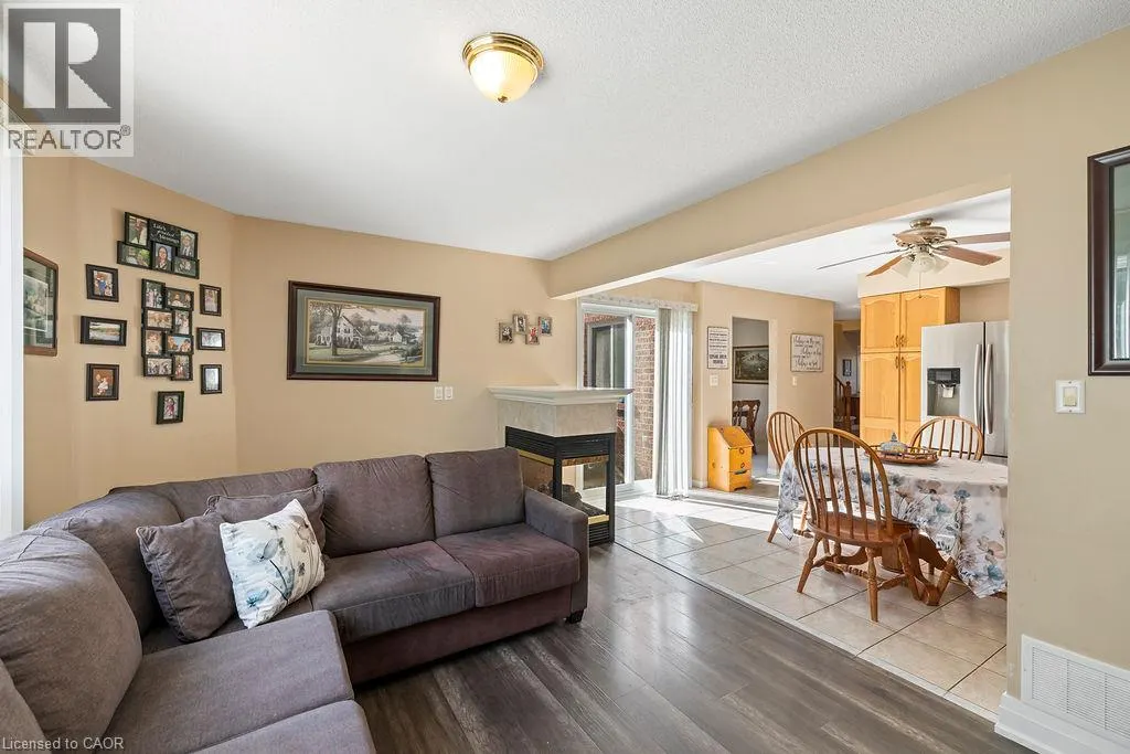 4114 PINCAY OAKS Lane