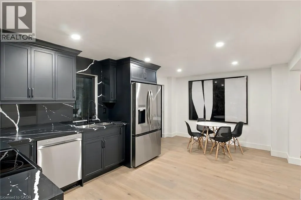 207 LINDEN Drive