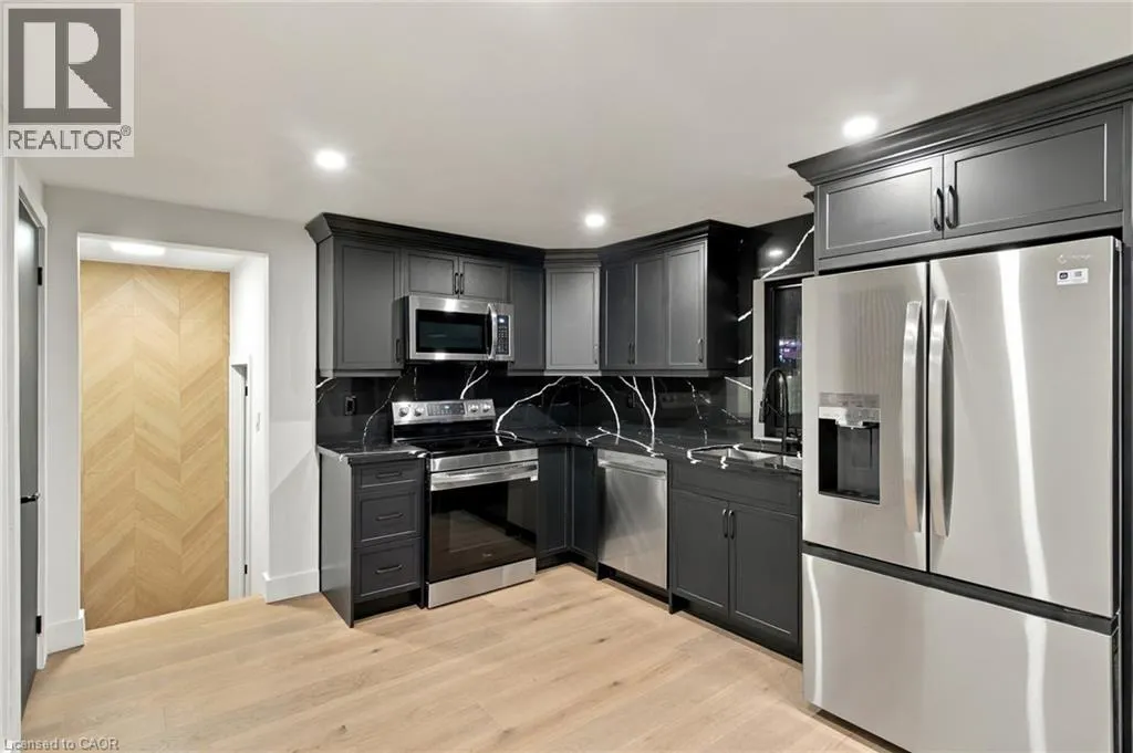 207 LINDEN Drive