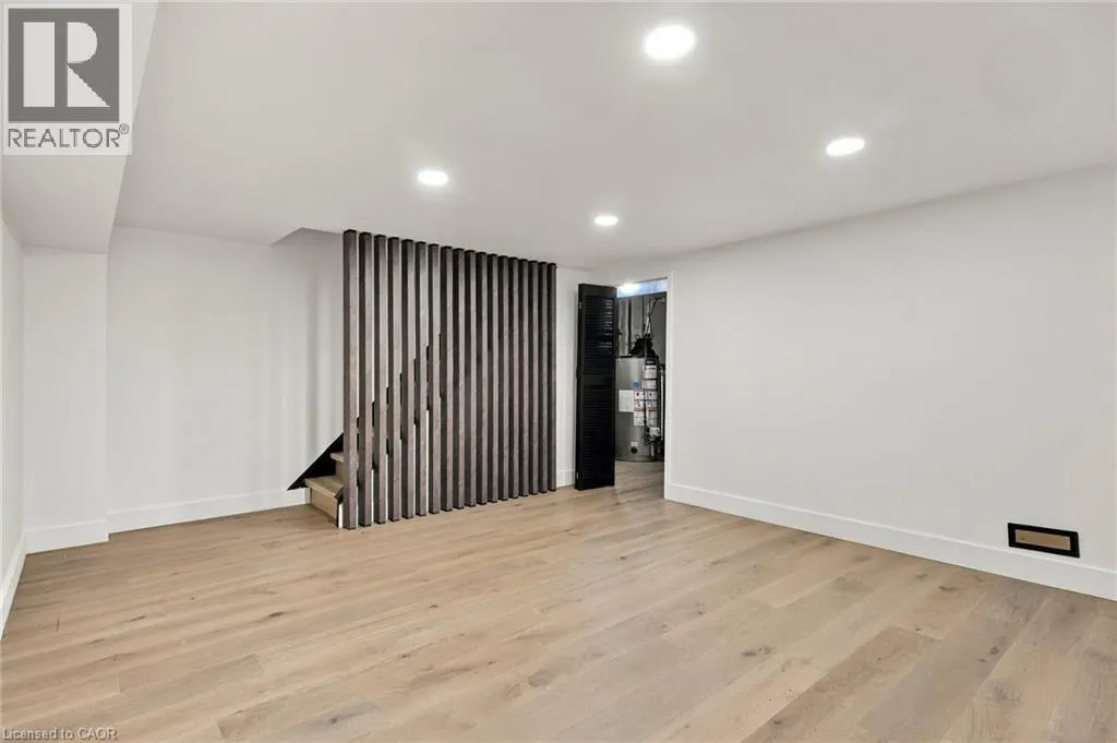 207 LINDEN Drive