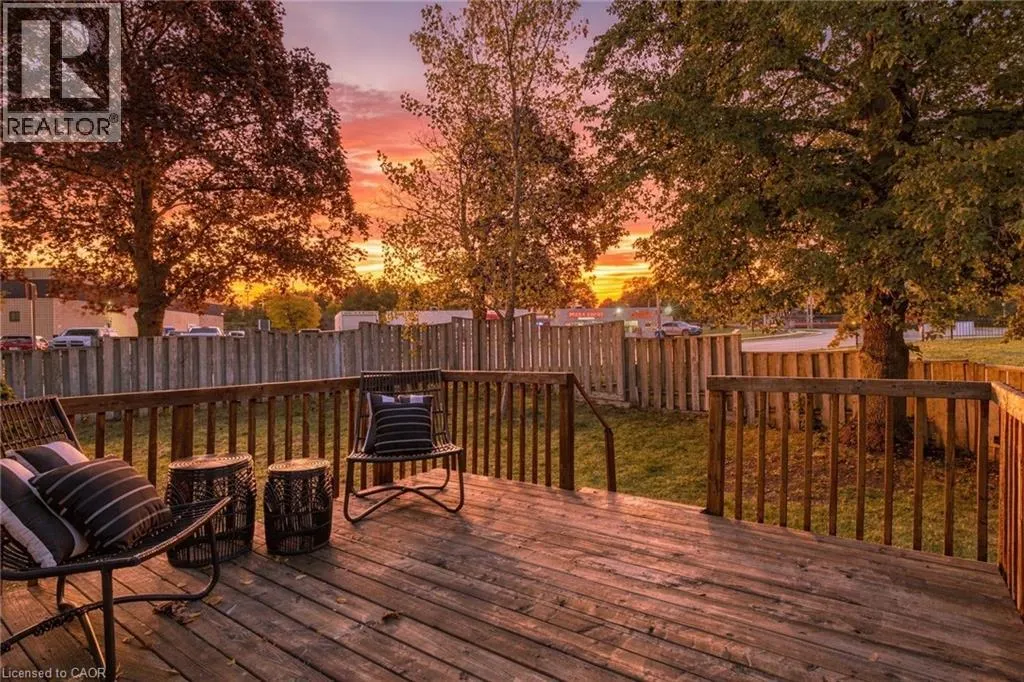 207 LINDEN Drive