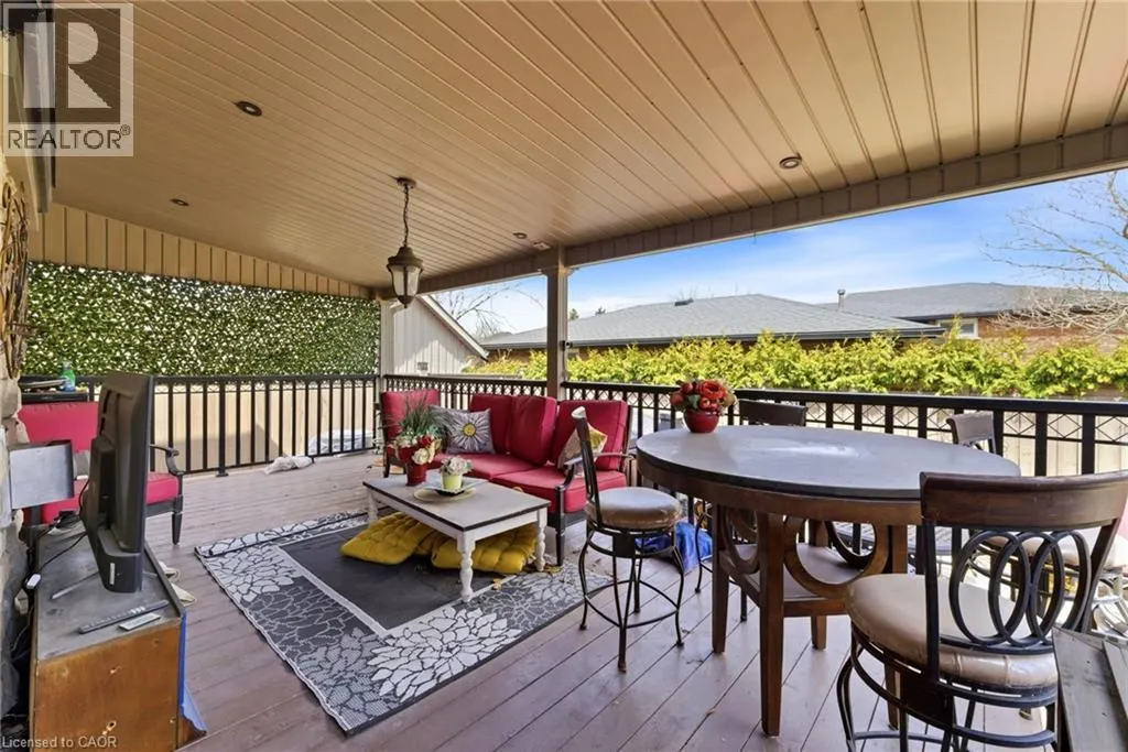 85 HILLCROFT Drive