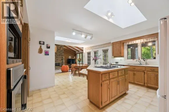35 HUNTINGDALE Drive