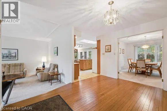 35 HUNTINGDALE Drive