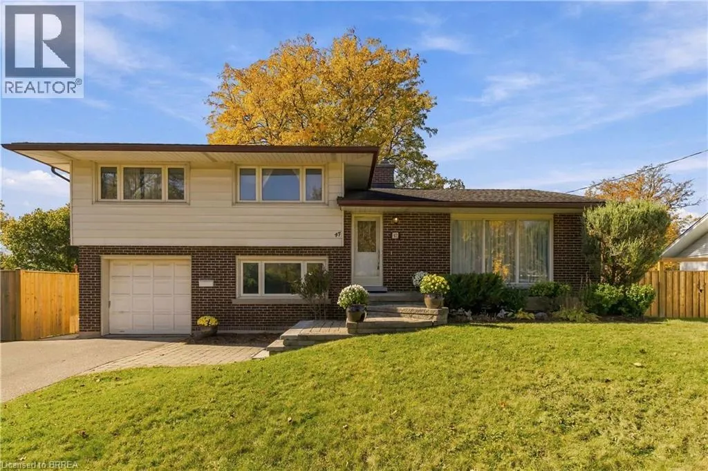 47 EVERGREEN Crescent