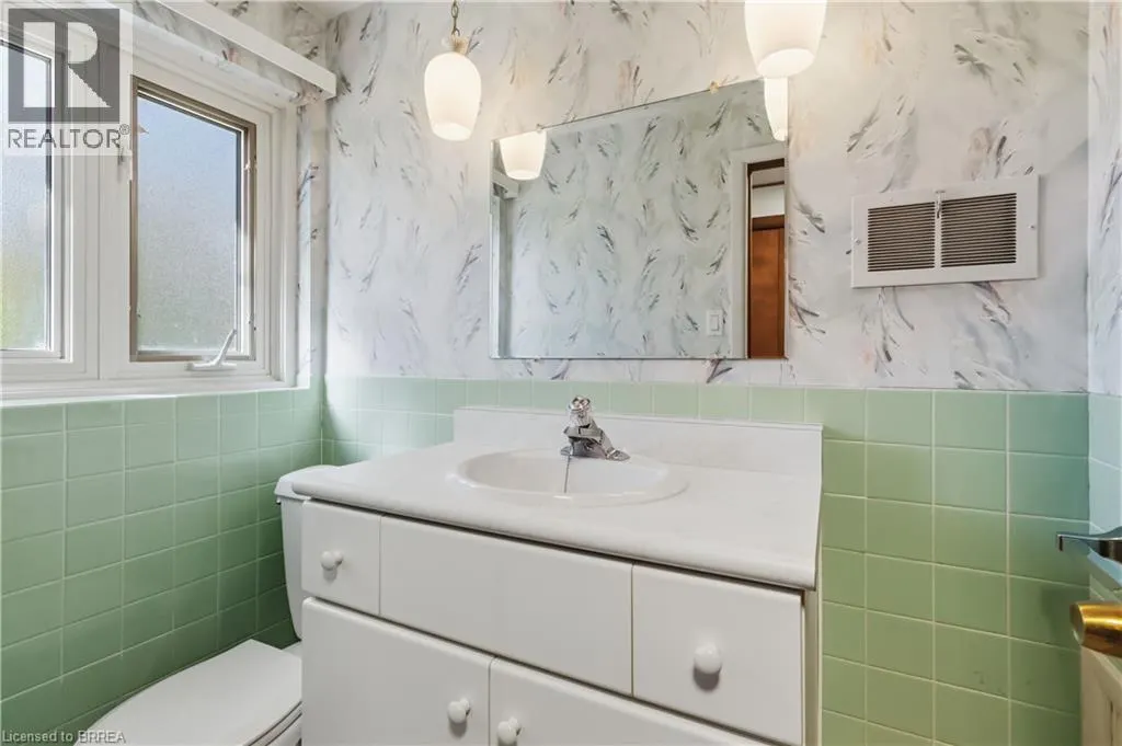 47 EVERGREEN Crescent