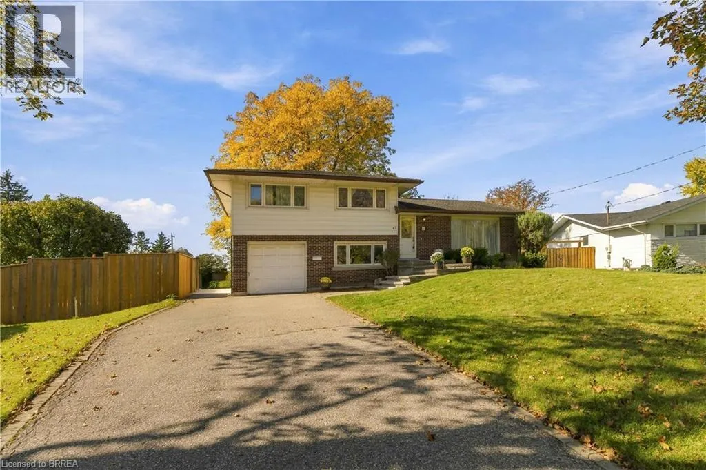 47 EVERGREEN Crescent