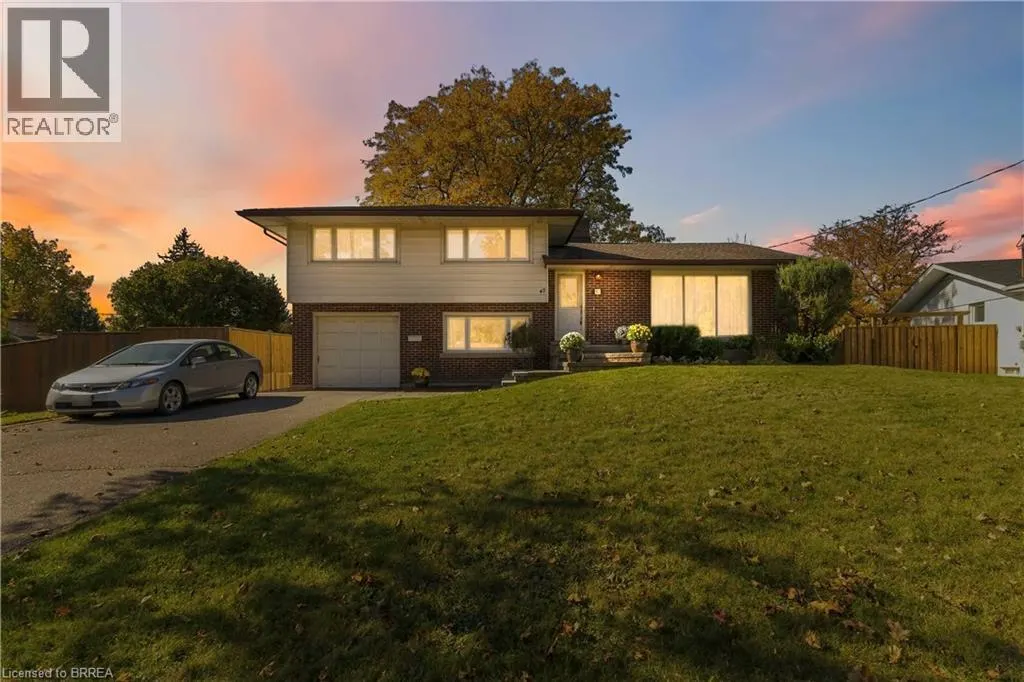47 EVERGREEN Crescent