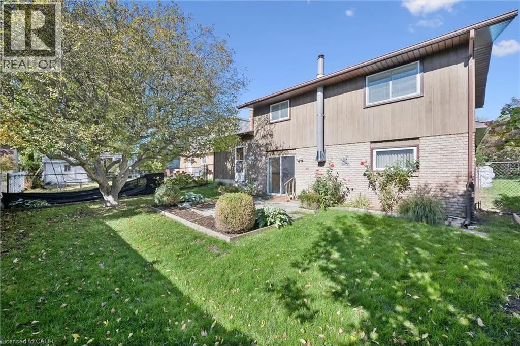 43 LEWIS Crescent