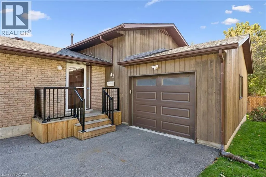 43 LEWIS Crescent