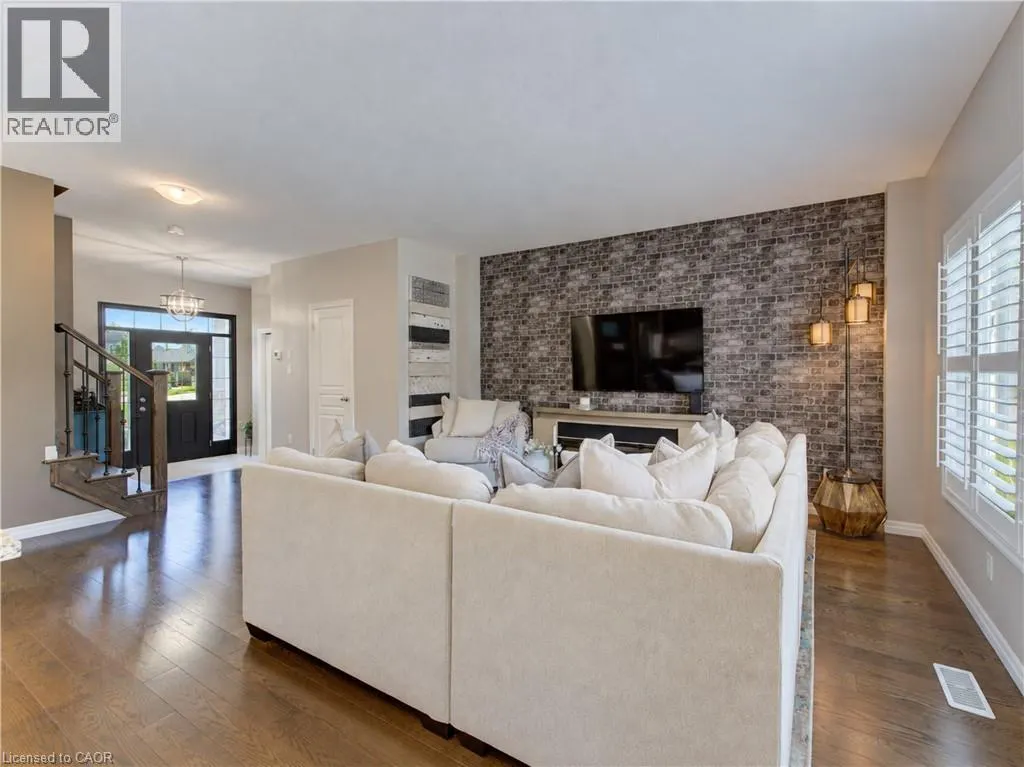 428 FREURE Drive