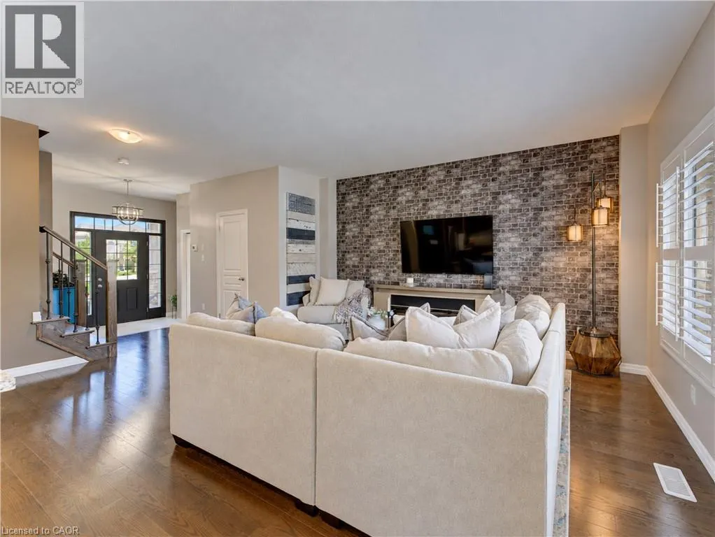 428 FREURE Drive