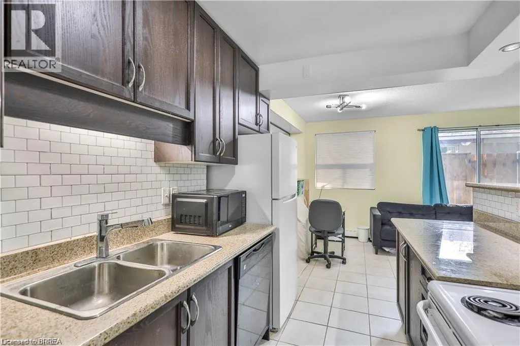 793 COLBORNE Street E Unit# 104 #104