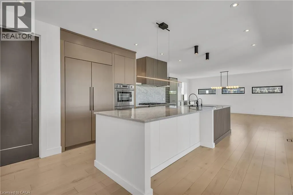 920 THOMAS PEDDER Court